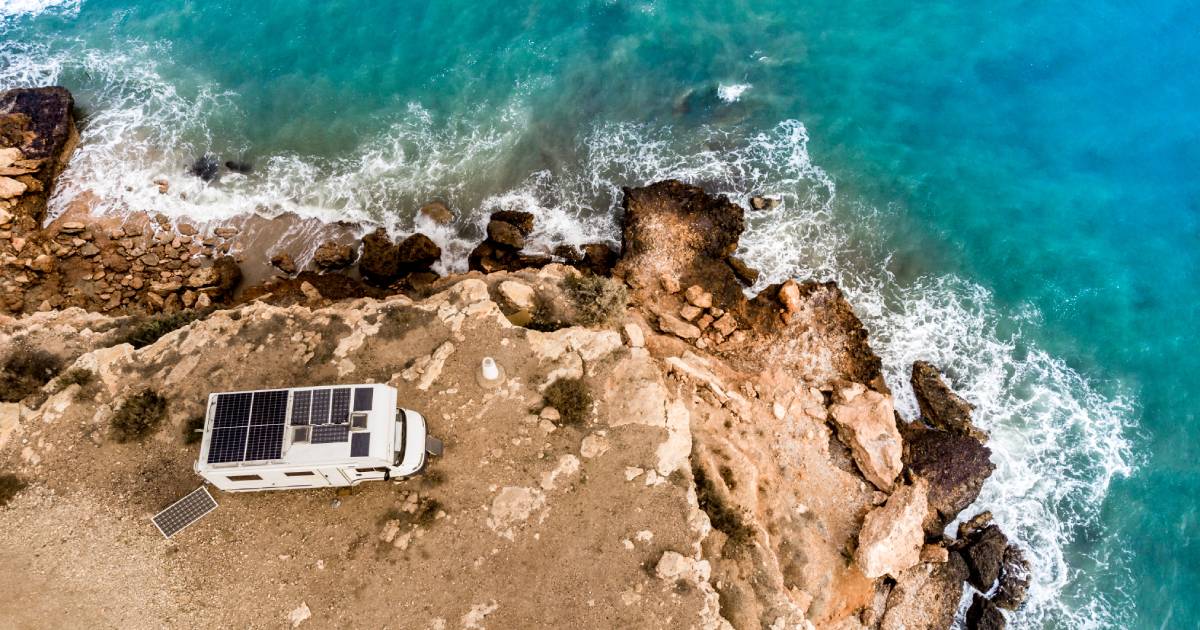 camping car face à la mer