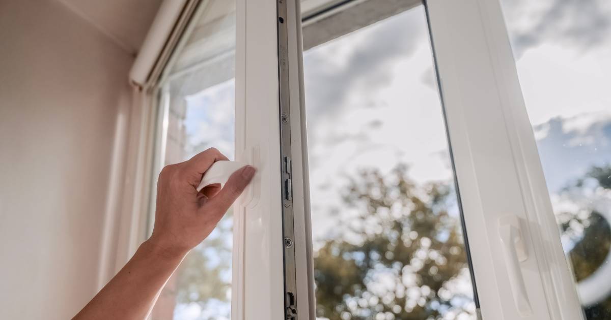 fenêtre ouverte pour laisser passer l'air