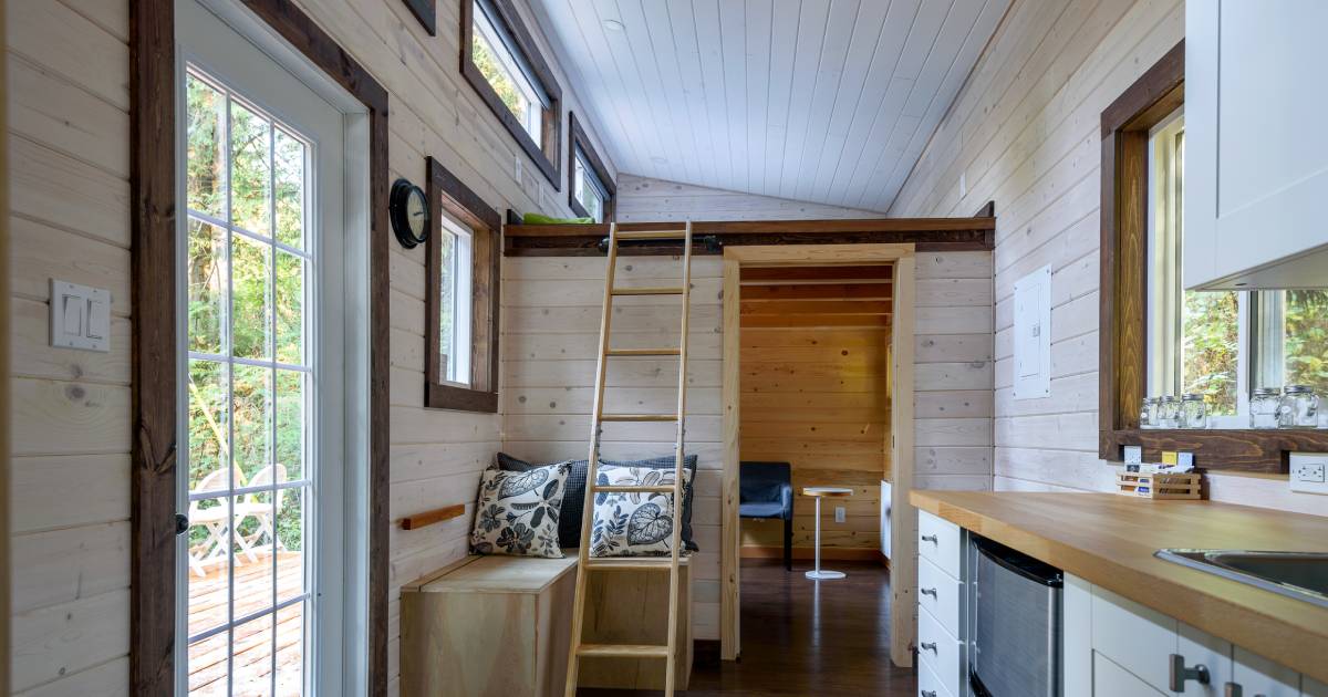 tiny house avec un intérieur lumineux